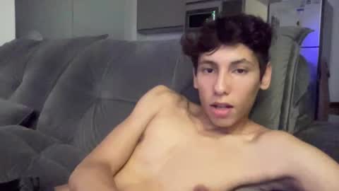 roandry909974 online show from 12/02/24, 01:58