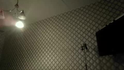 rob18997 online show from 12/21/25, 03:13