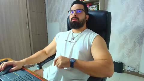 Snapshot of robby_k chatting on 11/26/25, 12:22 Robby online show from 11/26/25, 12:22