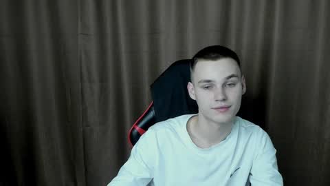 robert10211 online show from 12/11/24, 09:45