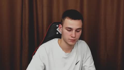 robert10211 online show from 12/24/24, 04:40