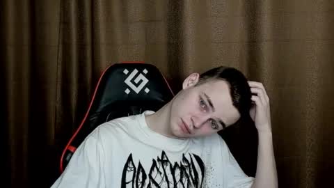 robert10211 online show from 01/17/25, 06:44