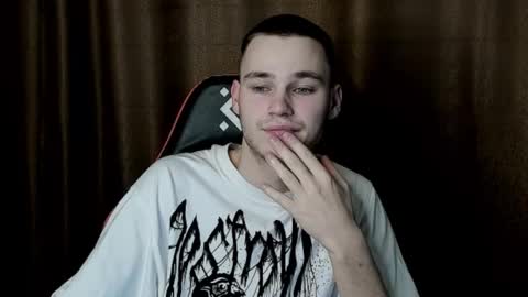 robert10211 online show from 01/31/25, 05:51