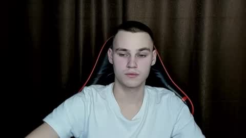 robert10211 online show from 02/20/25, 05:51