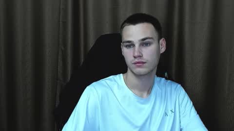 robert10211 online show from 09/12/25, 04:29