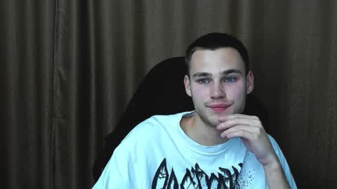 robert10211 online show from 09/15/25, 07:14