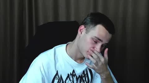 robert10211 online show from 09/17/25, 07:37