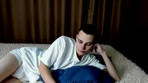 Snapshot of robert10211 chatting on 02/04/26, 10:32 robert10211 online show from 02/04/26, 10:32