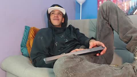 robert_kingg online show from 12/22/24, 03:44