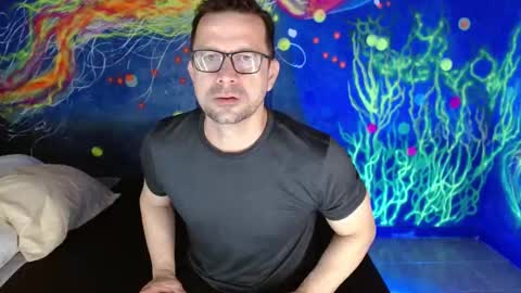 Snapshot of robert_poison1 chatting on 11/21/25, 01:04 Robert online show from 11/21/25, 01:04