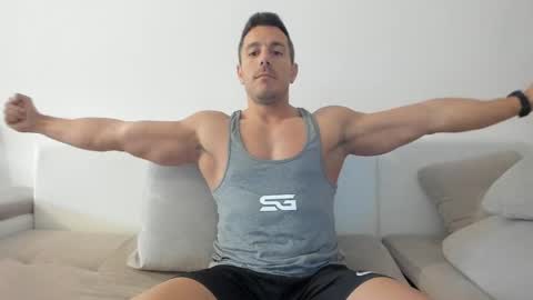 Snapshot of roberto4ever chatting on 05/10/26, 05:12 roberto4ever online show from 05/10/26, 05:12