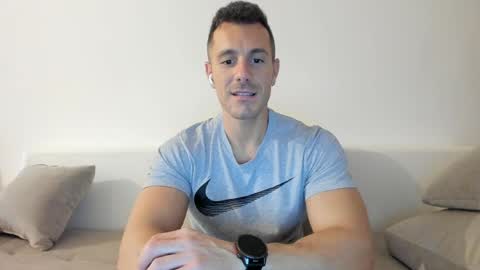 Snapshot of roberto4ever chatting on 05/21/26, 12:45 roberto4ever online show from 05/21/26, 12:45