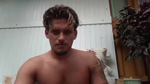 Snapshot of roberto_twink1 chatting on 07/16/26, 08:42 Roberto online show from 07/16/26, 08:42