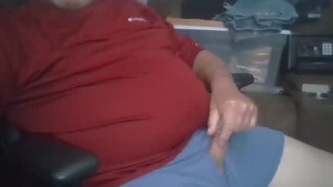 Snapshot of robglide chatting on 10/07/25, 10:01 robglide online show from 10/07/25, 10:01