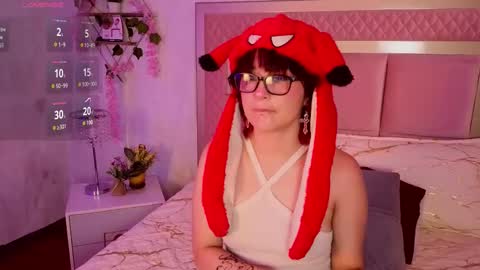 robin D online show from 12/04/25, 12:47