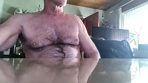 Snapshot of robke1966 chatting on 04/07/26, 06:25 robke1966 online show from 04/07/26, 06:25