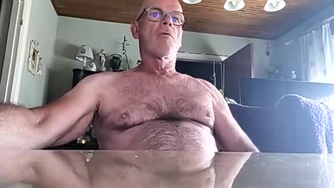 Snapshot of robke1966 chatting on 05/06/26, 06:41 robke1966 online show from 05/06/26, 06:41