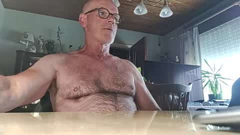 Snapshot of robke1966 chatting on 06/12/26, 06:23 robke1966 online show from 06/12/26, 06:23