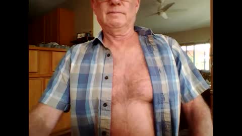 Snapshot of robo0000 chatting on 09/09/25, 04:28 robo0000 online show from 09/09/25, 04:28