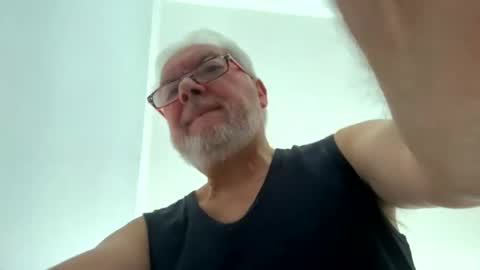 Snapshot of roby1057 chatting on 02/10/25, 11:15 roby1057 online show from 02/10/25, 11:15