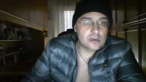 Snapshot of roby360 chatting on 01/17/26, 12:43 robertino online show from 01/17/26, 12:43