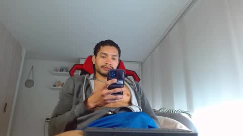 Snapshot of roby_millerr chatting on 02/15/25, 02:11 roby_millerr online show from 02/15/25, 02:11