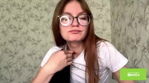 robynsentinella online show from 12/15/25, 12:04