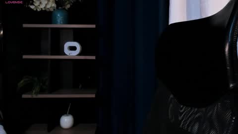 rocco_santos online show from 10/18/25, 01:52