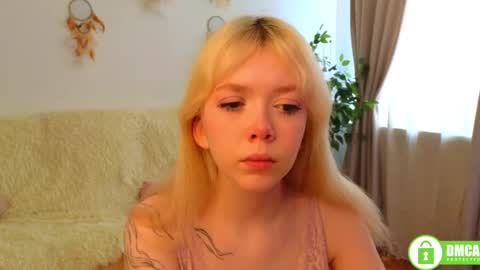 Snapshot of rochelle_dolly chatting on 05/20/26, 01:39 rochelle_dolly online show from 05/20/26, 01:39