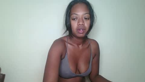 rochellinah online show from 05/03/26, 01:06