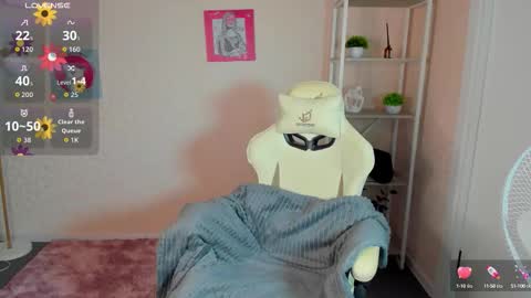 Snapshot of rockett_bunny chatting on 09/09/25, 01:05 Rockett online show from 09/09/25, 01:05