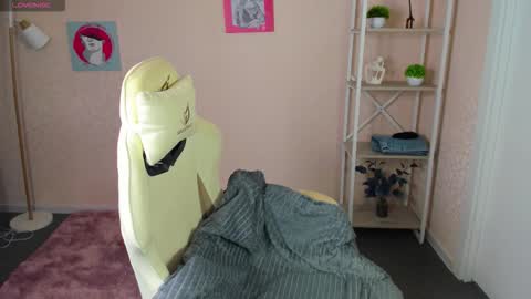 Snapshot of rockett_bunny chatting on 09/13/25, 01:16 Rockett online show from 09/13/25, 01:16