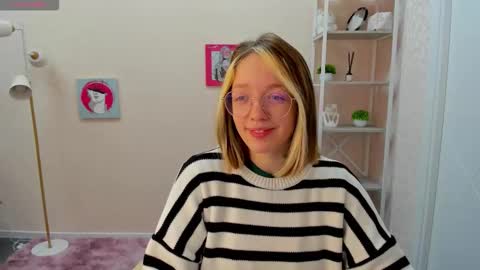 Snapshot of rockett_bunny chatting on 10/11/25, 01:05 Rockett online show from 10/11/25, 01:05