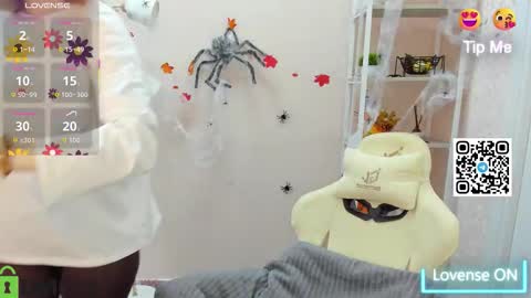 Snapshot of rockett_bunny chatting on 10/22/25, 01:06 Rockett online show from 10/22/25, 01:06