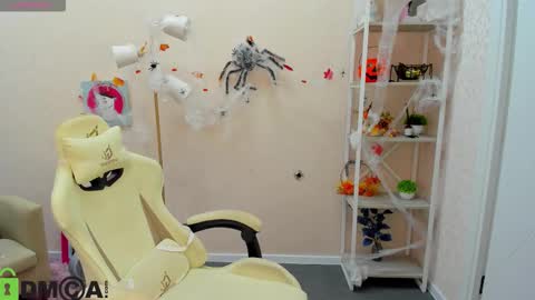 Snapshot of rockett_bunny chatting on 10/24/25, 01:03 Rockett online show from 10/24/25, 01:03