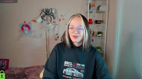 Snapshot of rockett_bunny chatting on 11/04/25, 12:54 Rockett online show from 11/04/25, 12:54