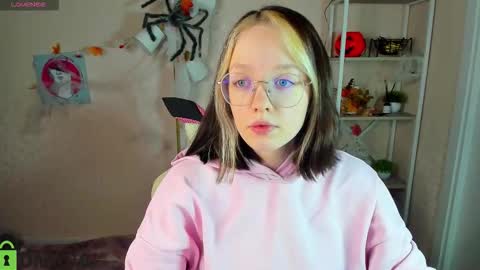 Snapshot of rockett_bunny chatting on 11/12/25, 01:06 Rockett online show from 11/12/25, 01:06