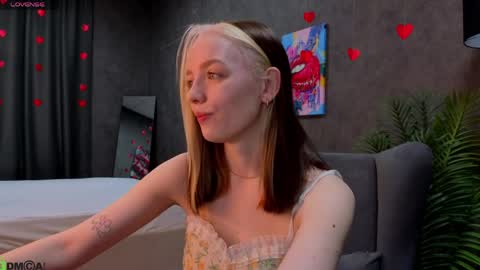 Snapshot of rockett_bunny chatting on 04/09/26, 12:54 Rockett online show from 04/09/26, 12:54