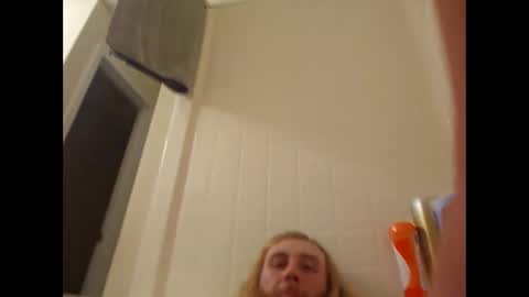 Snapshot of rockhardsurfers chatting on 12/27/24, 06:35 rockhardsurfers online show from 12/27/24, 06:35