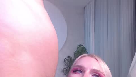 Lina and Den online show from 11/24/25, 05:51