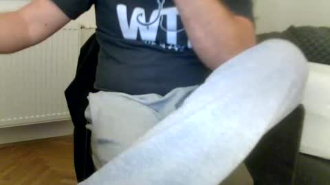 Snapshot of rocomale chatting on 10/30/25, 11:16 rocomale online show from 10/30/25, 11:16