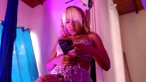 Snapshot of rocxi_metamorph chatting on 05/25/26, 05:30 rocxi online show from 05/25/26, 05:30