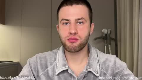 Rodrigo online show from 12/30/24, 12:54