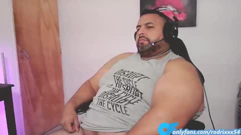 Snapshot of rodrixxx54 chatting on 03/11/25, 08:53 rodrixxx54 online show from 03/11/25, 08:53