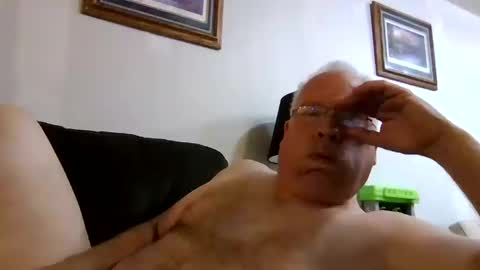 rodstud641 online show from 10/10/25, 10:47