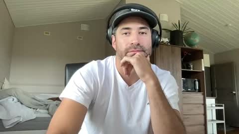 Snapshot of rogersterling11 chatting on 07/28/26, 08:21 Roger Sterling online show from 07/28/26, 08:21