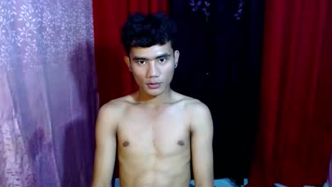 roianboyyy online show from 05/19/26, 02:23