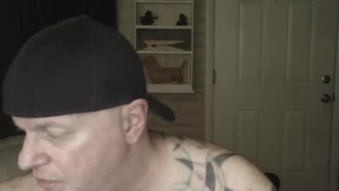 Snapshot of roinaz chatting on 12/23/24, 12:14 roinaz online show from 12/23/24, 12:14