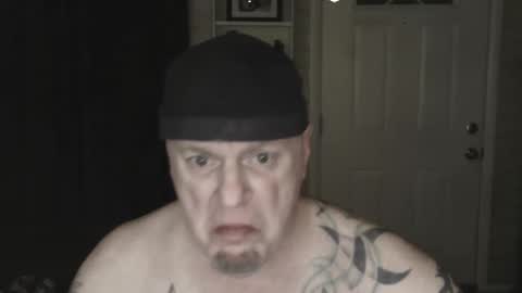 Snapshot of roinaz chatting on 12/25/24, 04:22 roinaz online show from 12/25/24, 04:22