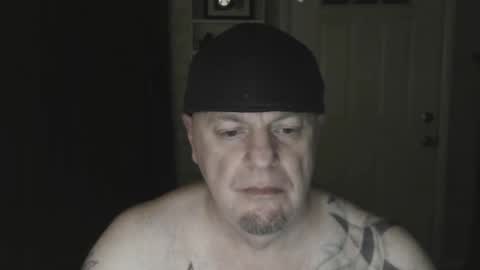 Snapshot of roinaz chatting on 12/26/24, 04:21 roinaz online show from 12/26/24, 04:21